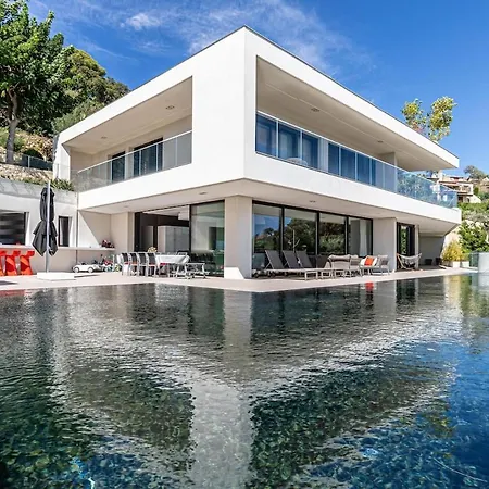 Дом отдыха Superb With Panoramic Sea View