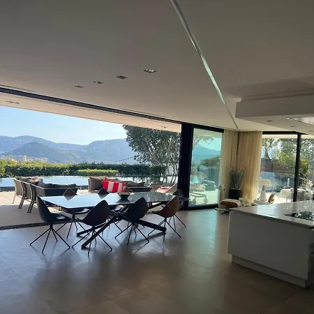 Сasa de vacaciones Superb With Panoramic Sea View *